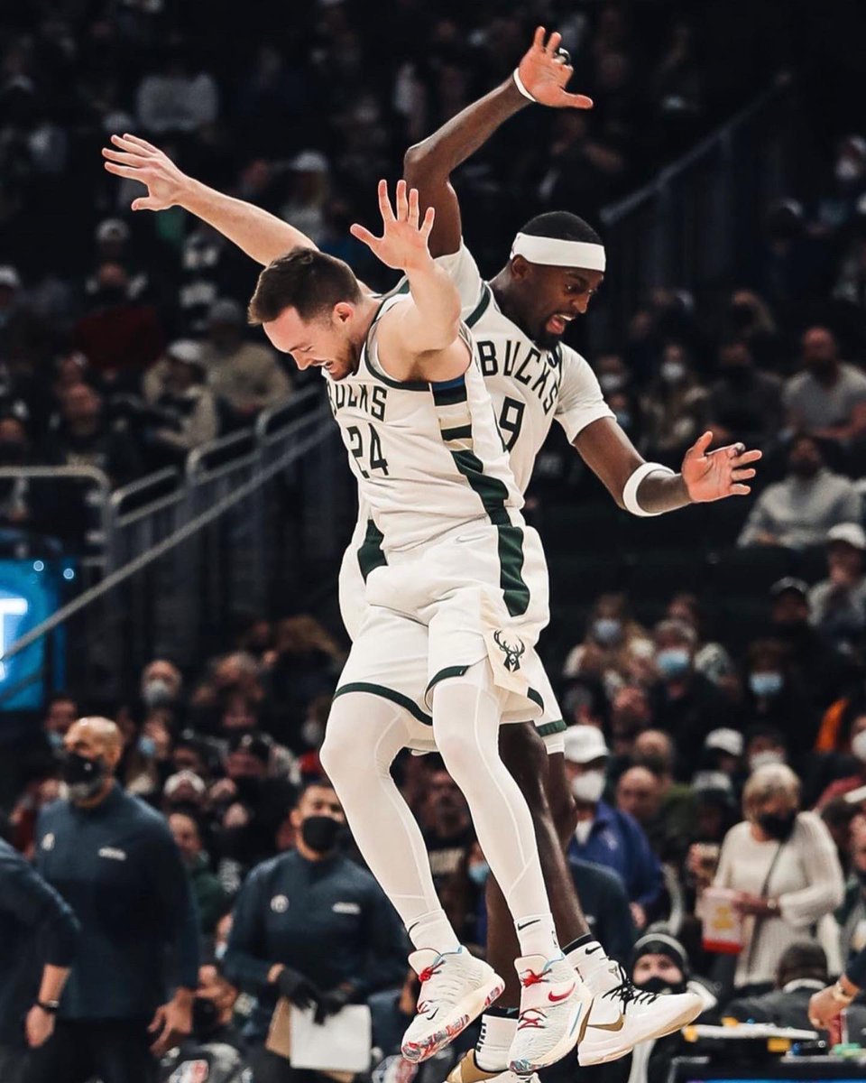 pconnaughton's tweet image. Hold up……
Wait a minute……
Y’all thought we were finished?!?!?? 🦌🤐🦌 
@BPortistime