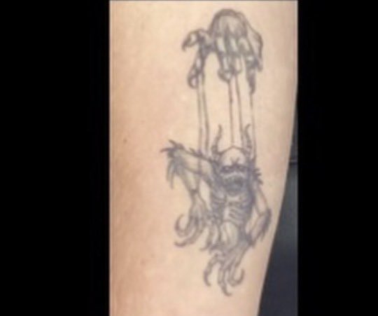 J0URNALlSMS's tweet photo. @SATANlCUS :: but . this tattoo is my priority rn https://t.co/3aG0Ks9B05