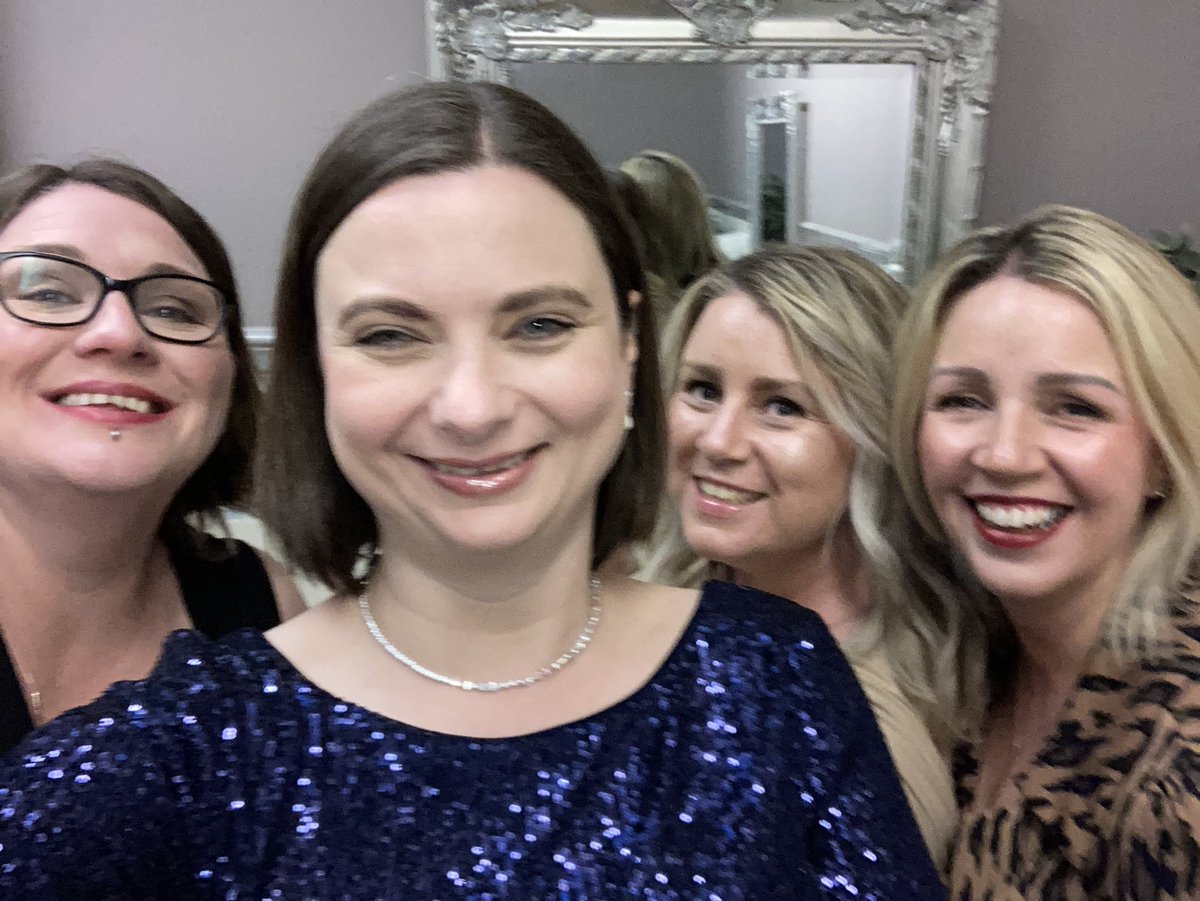 evahorganNHS's tweet image. I’m so lucky to work with the absolute best women 💁🏻‍♀️💪🏻🙂 @Jen_Huyton @aimalade