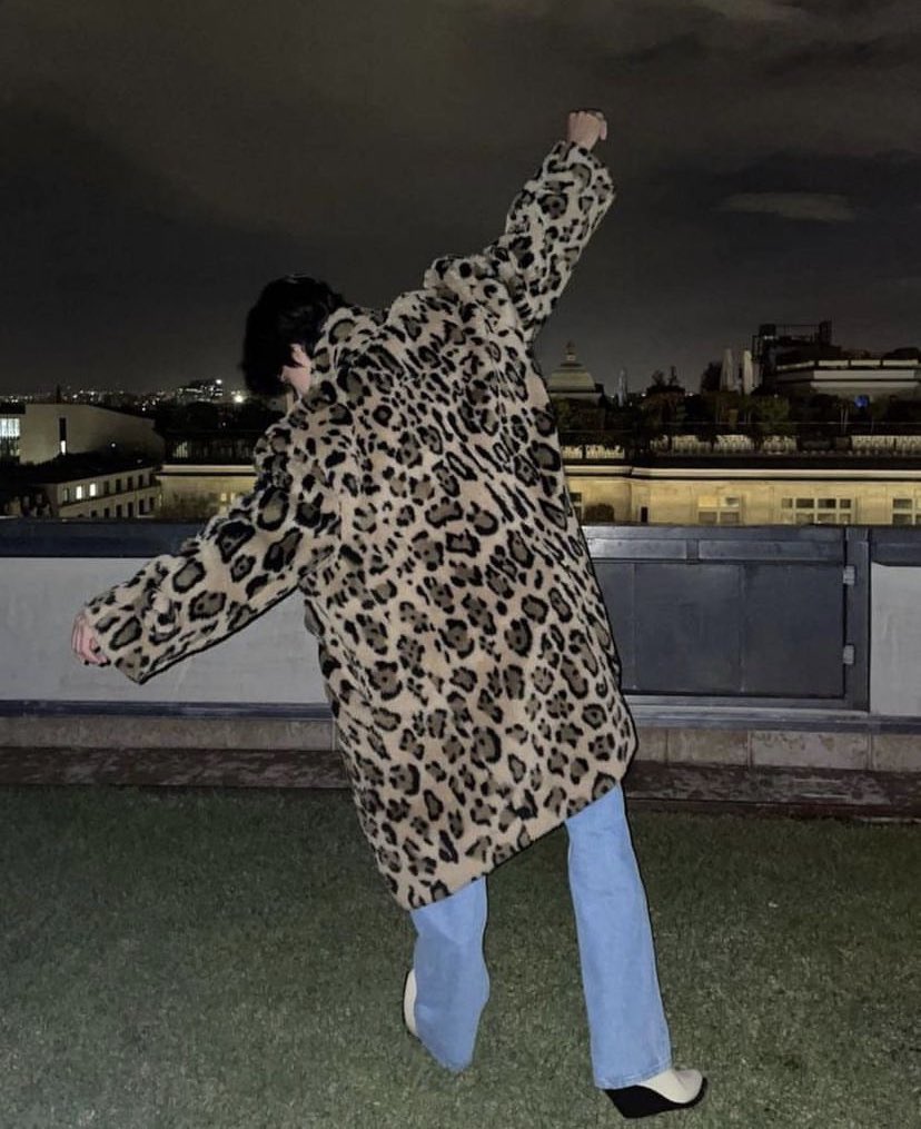 rubydevante's tweet photo. LA                           Paris https://t.co/simkLAr68f