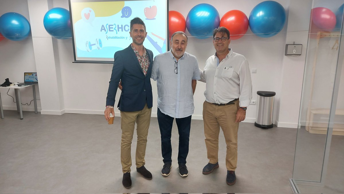 Hace más de 20 años unos jóvenes vinieron al SACME para asesorarse sobre un pequeño negocio llamado @aserhco rehabilitacion y salud, hoy nos han invitado a la inauguración de su nuevo centro en doctor cerrada y son referencia en nuestra ciudad. Enhorabuena a todo el equipo!!