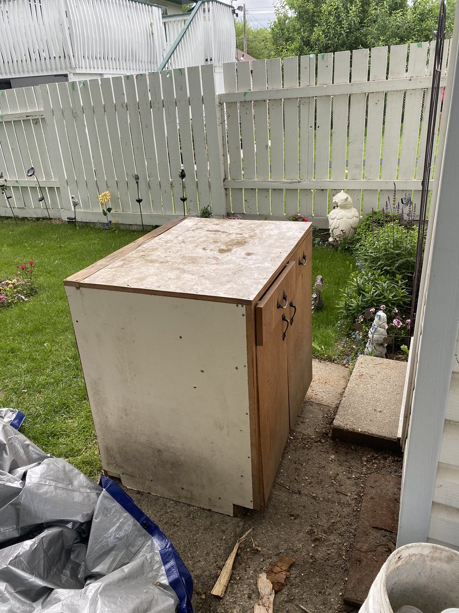 saskie35's tweet photo. Thanks @306Disposal for helping move this heavy old cupboard back into my garage. Rod is super prompt at returning texts and arranging a time to come do the job. He &amp; his employee were prompt &amp; got job done quickly. 10/10 would recommend. 🙌🏻🙌🏻🙌🏻 https://t.co/QhSsvDrSkq