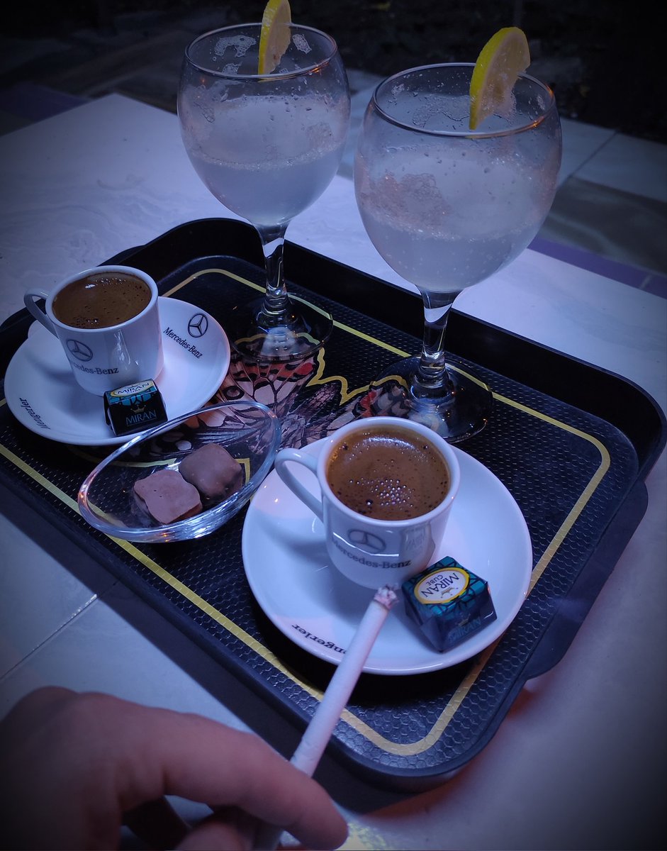 Günü kahve içmeden bitiremezdim tabi ki 🥰🥰
Aşkla kahve bir başka
#iyigeceler