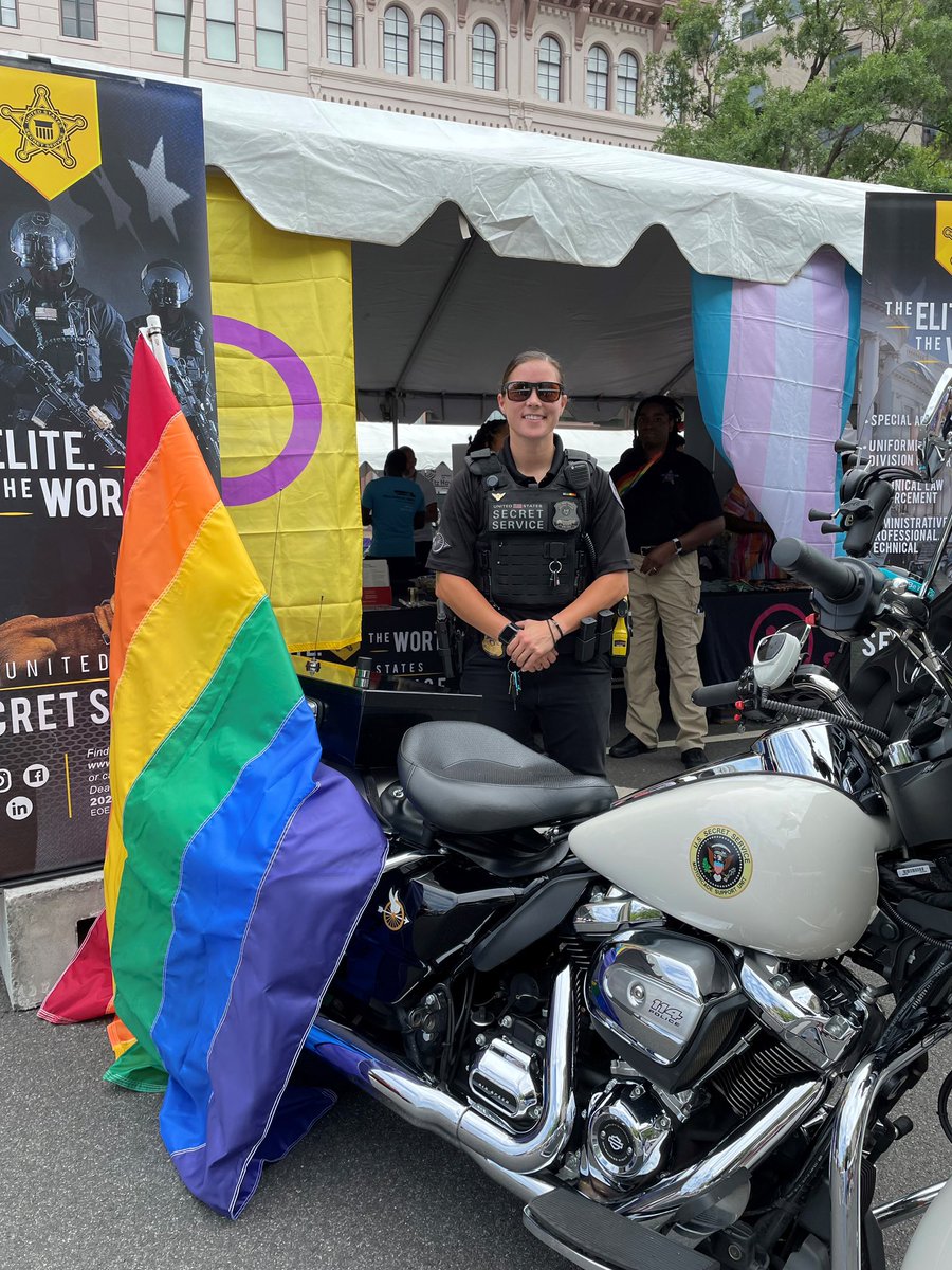 #SecretService was proud to participate in the #DCPride festival during #Pride2022. Want to hear from our LGBTQIA+ employees? Listen to the special episodes of our #podcast, #StandingPost: soundcloud.com/standingpost/s…