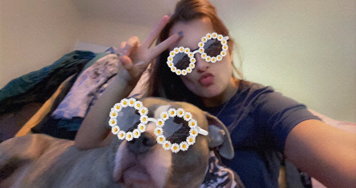 LindsayLagos's tweet photo. Just you’re local crack head wanting to promote self love and get a confidence boost ❤️ https://t.co/1NZ5uiKxw8