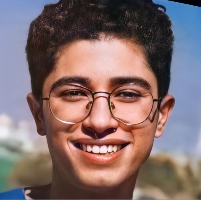 MustafaBalat3's tweet photo. عيد ميلادك ف الجنه يحبيبي ،الف رحمه ونور عليك ي اخويا.💔💔 https://t.co/vdcigxyOMP