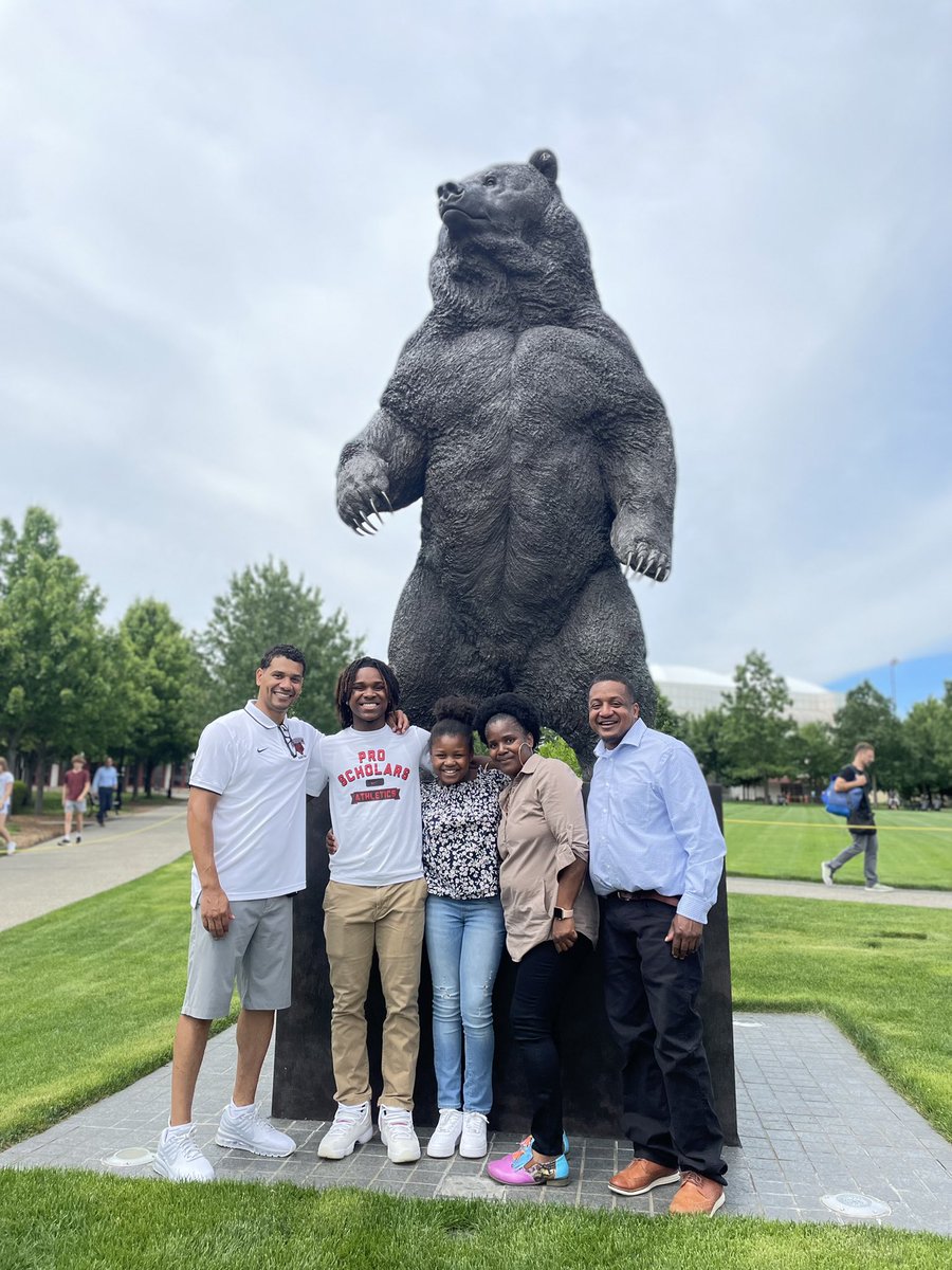 Had a great unofficial visit <a href="/BrownU_MBB/">Brown Men's Basketball</a>. Thank you coach <a href="/tysboogie21/">Tyson Wheeler</a> for the hospitality! #EverTrue 🤎🤍