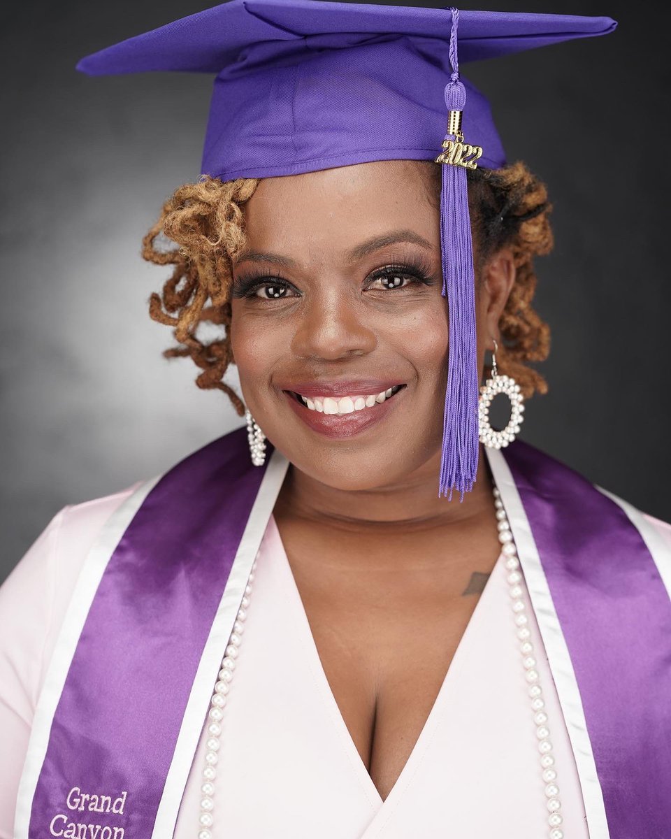 MzSheEO's tweet photo. After graduating high school 20 years ago this month. I am finally graduating with my B.S. in Sociology 🥰🥰🥰🥰🥰#ArmyGal #AlmostRetired #GCU #GrandCanyonUniversity2022 #KEYGirl #SheDidThat #MastersinEdNext https://t.co/C0pDgiUniG