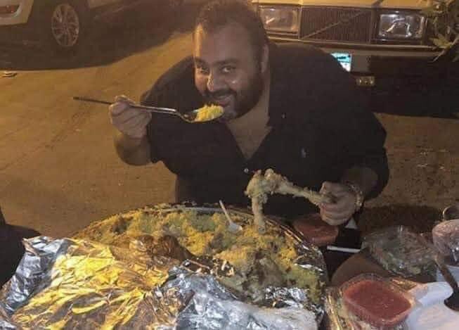 في منتصف الليل : قلوب تبكي ، وعيون لا تنام ...

= انا في منتصف الليل :