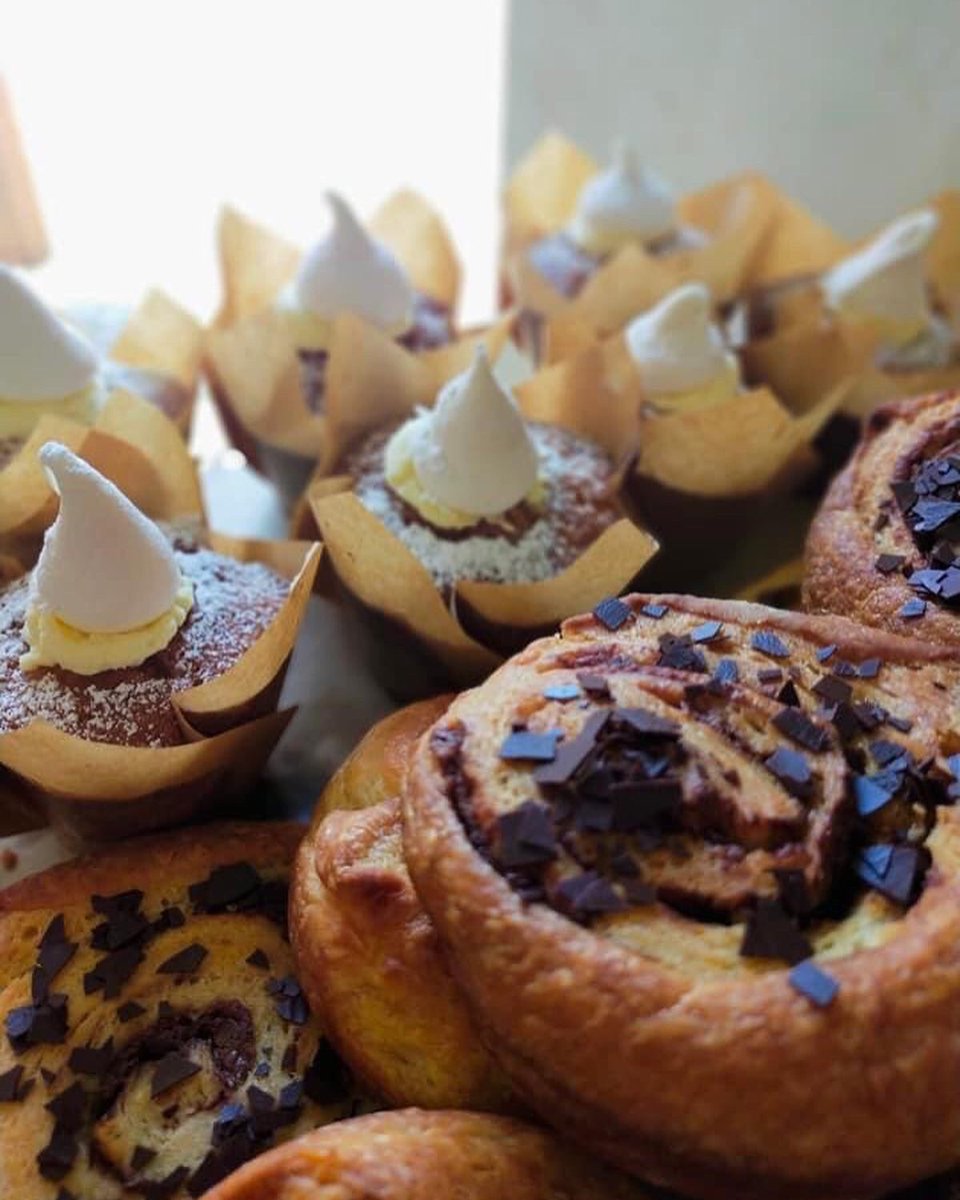 BarrowuSoarVill's tweet image. It’s Friday so Bröd will be at the Roundhouse with their locally baked breads, savouries and sweet treats.
1pm till it’s gone
Don’t delay 🏃‍♂️ 😋 #barrowonsoar #artisanbaker #localbread #supportsmallbusiness #supportlocal #barrowuponsoar