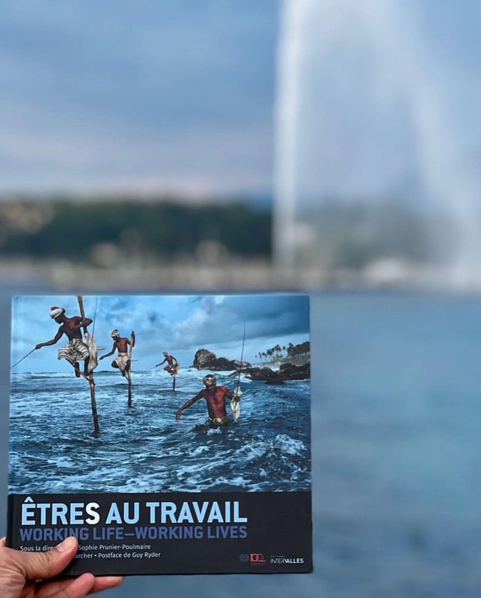 Lumsurletravail's tweet photo. @IanBerryMagnum @PrunierSophie, Maitre de Conférences en Ergonomie, @UParisNanterre "Le travail est une question d’équilibre. Fragile, éphémère, puissant. On ne sait jamais comment ça tient ou comment ça fonctionne. Il reste une part de magie dans l’aventure du travail à l’œuvre" https://t.co/XNhTtyMXyr