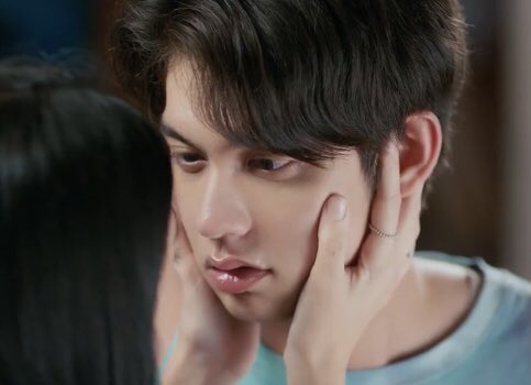 Thyme vs Kimhan
Choose your cheekies 🤏
Everyone wants to pinch those fluffy cheeks😂😊👶🏻
<a href="/bbrightvc/">bright</a> 
#bbrightvc 
Bright Vachirawit 

#คืนนับดาวEP9