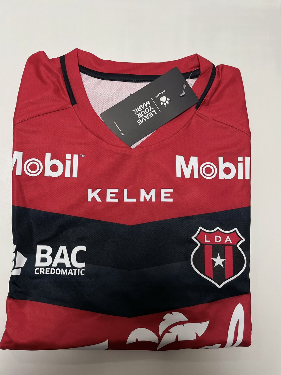 Sigue a @tdmas_cr y <a href="/tdmaxcr/">TDMAX</a>, dale RT y participa por la camisa de La Liga ¡Todo el fútbol está en la App TDMAX!