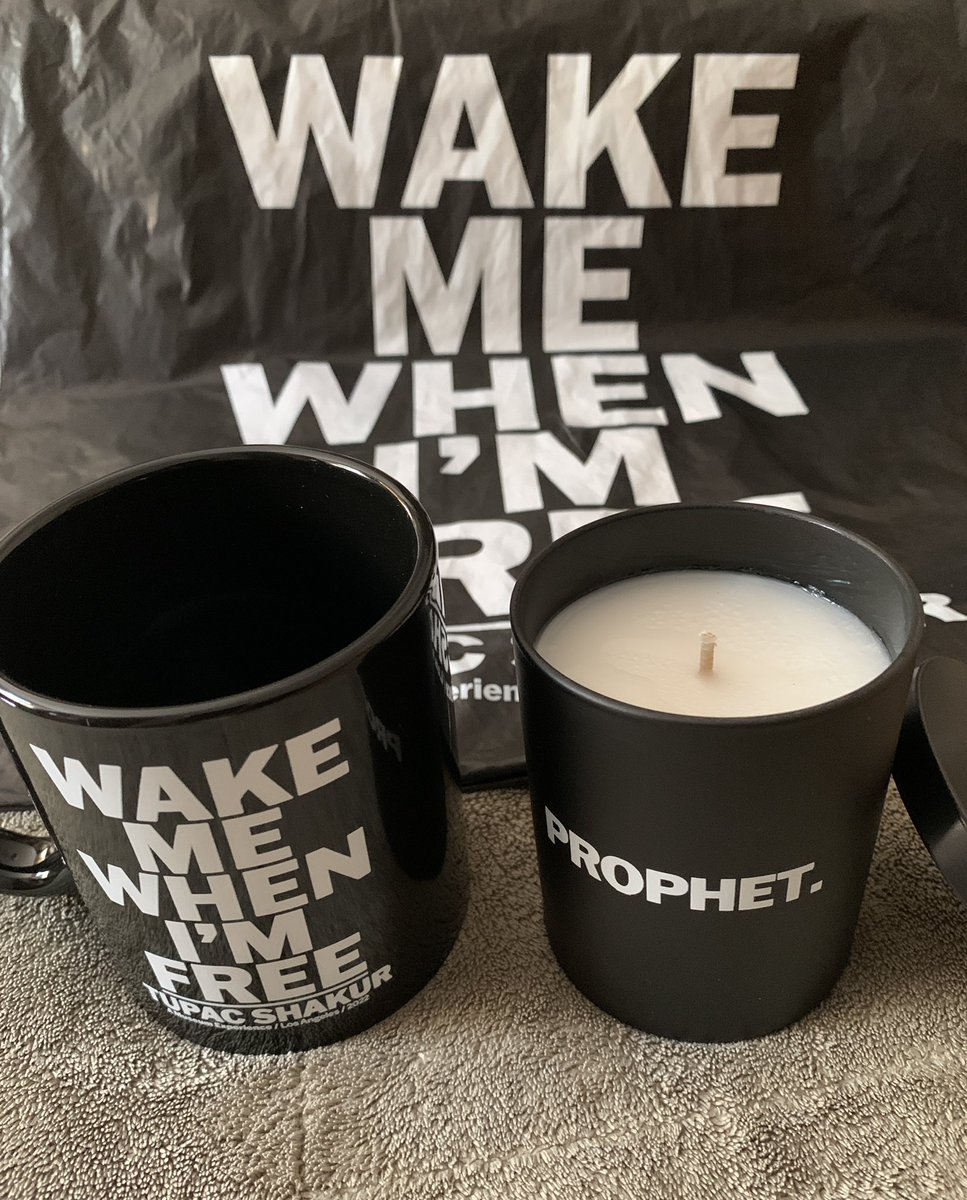 Of course I had to get a candle &amp; a mug 🕯☕️

#WakeMeWhenImFree
#2Pac #TupacShakur ✊🏾🎼🖤