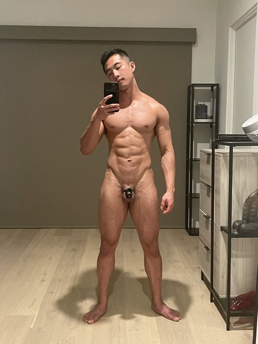 Showers and sex being the veins out 😉 https://t.co/qNtlC5PYns