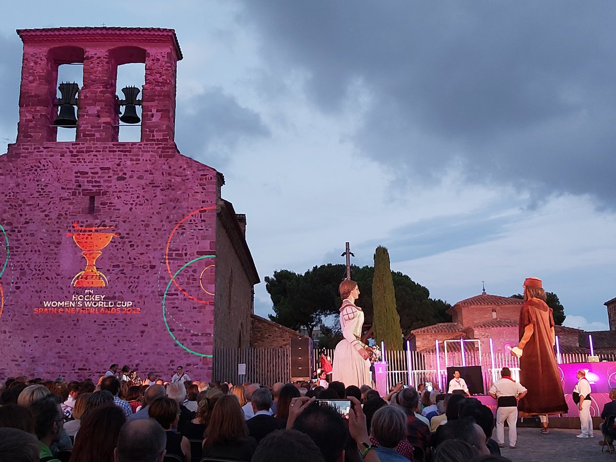 🏑 Presentación del Mundial de Hockey Hierba femenino en Terrassa. 

📆 Del 01 al 17 de julio en Ámsterdam y Terrassa (albergará también la final).

📻 En @RadiogacetaRNE hemos hablado con <a href="/bertabonastre/">Berta Bonastre</a>, directora del torneo y leyenda de este deporte.