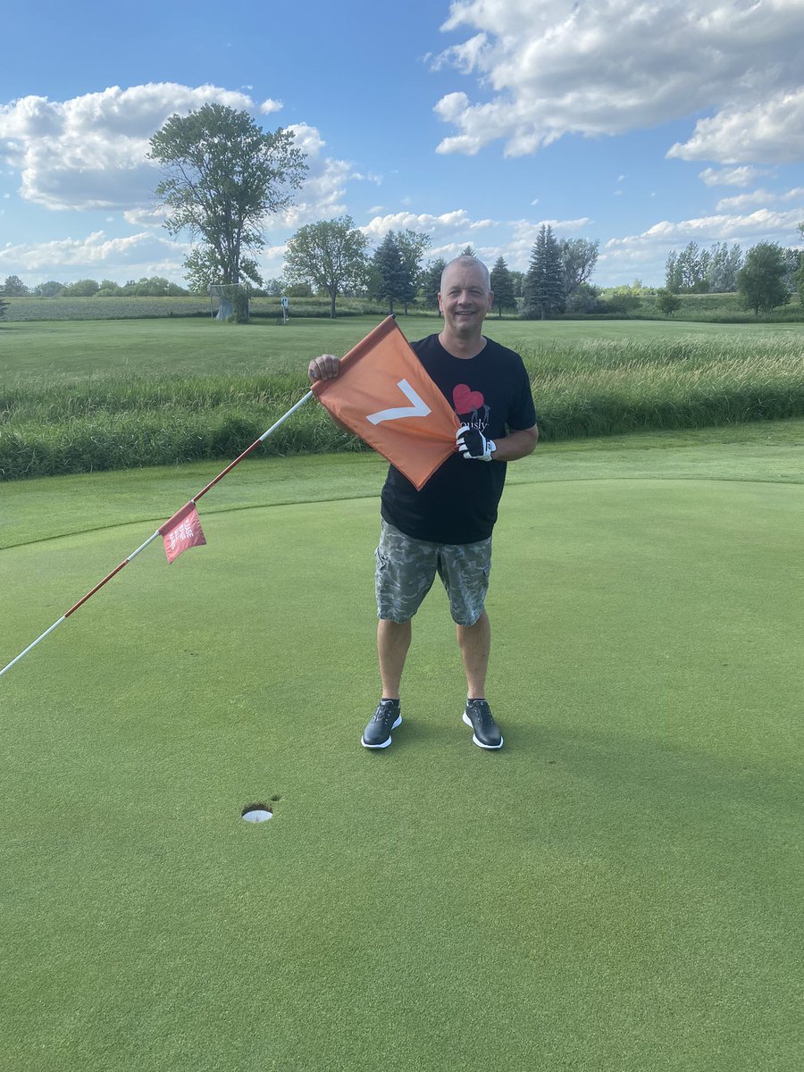 KgailKim's tweet photo. This guy shot a hole in 1 tonight. Woohoo 🎉 https://t.co/qUOOxthuXW
