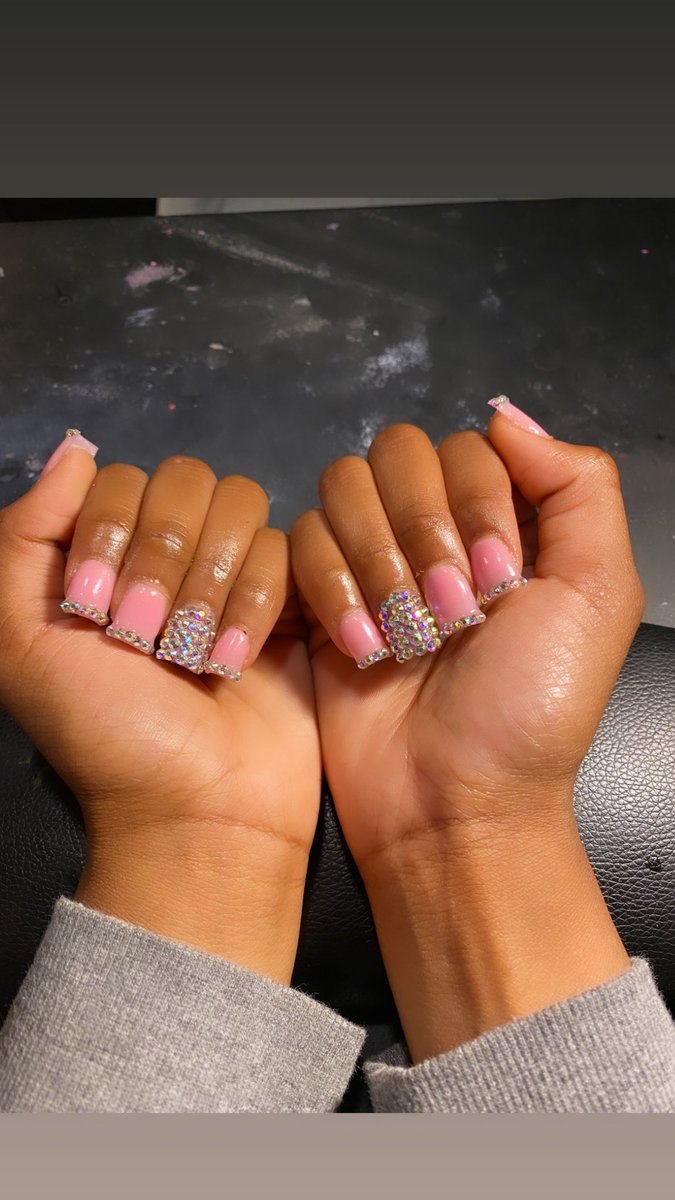 CedOnnaBeat's tweet photo. It’s ya boy Ced back with another nail pic.
#fyp #minnesota #nickiminaj #malenailtech #minneapolis #chicago #nailtech #HotBoi #male #explorepage https://t.co/szWEgjqLrp