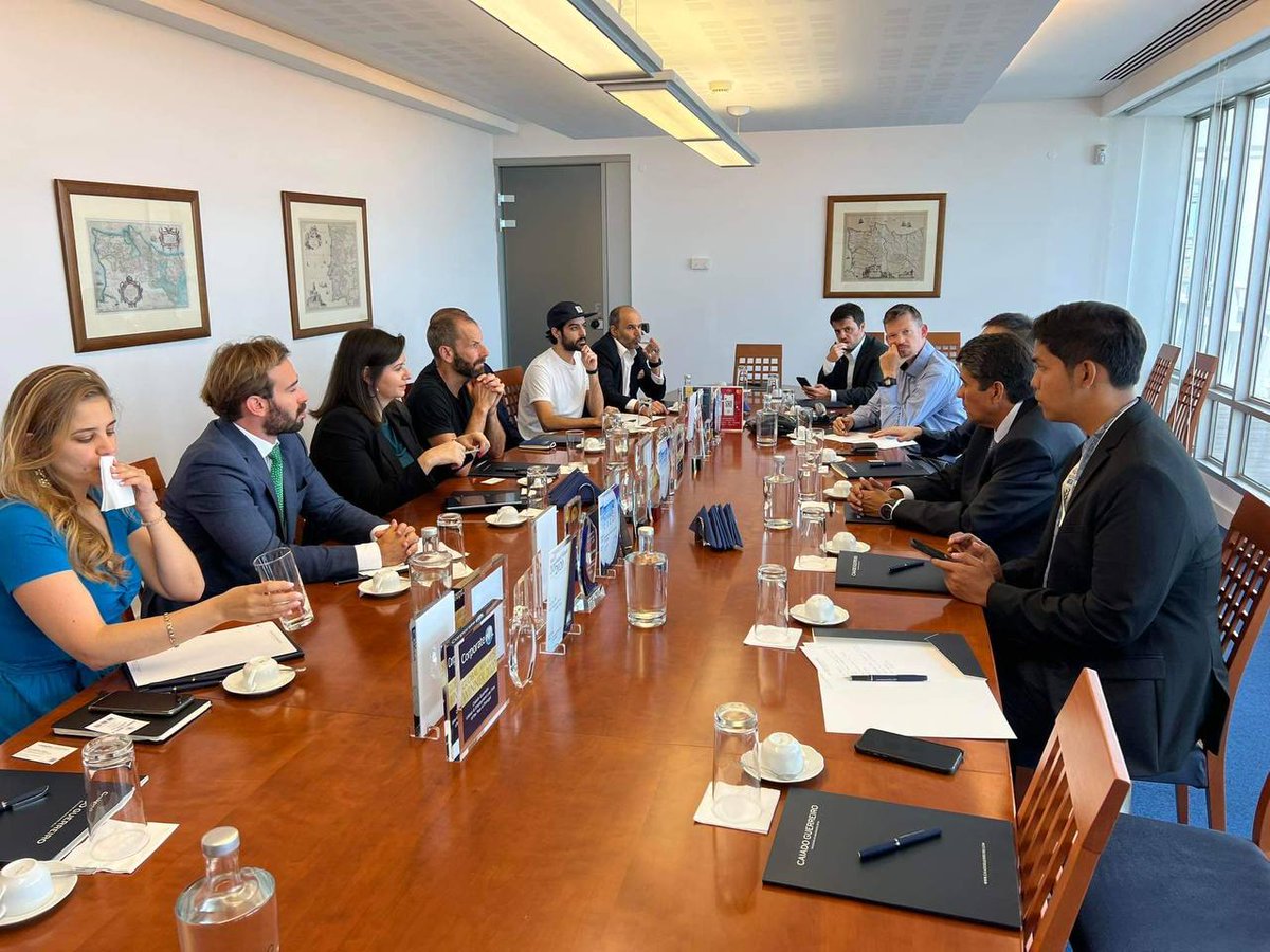 RNS_global's tweet photo. One of our Digital Residents went all the way from Canada to attend a private gathering in Lisbon, Portugal with His Excellency, @Surangeljr, @CaiadoGuerreiro, and our fellow Digital Residents of Palau🇵🇼

Indeed, Physical boundaries are never a hindrance🙌
#RNSID #Palau #Lisbon https://t.co/iR0wYX0Wrs