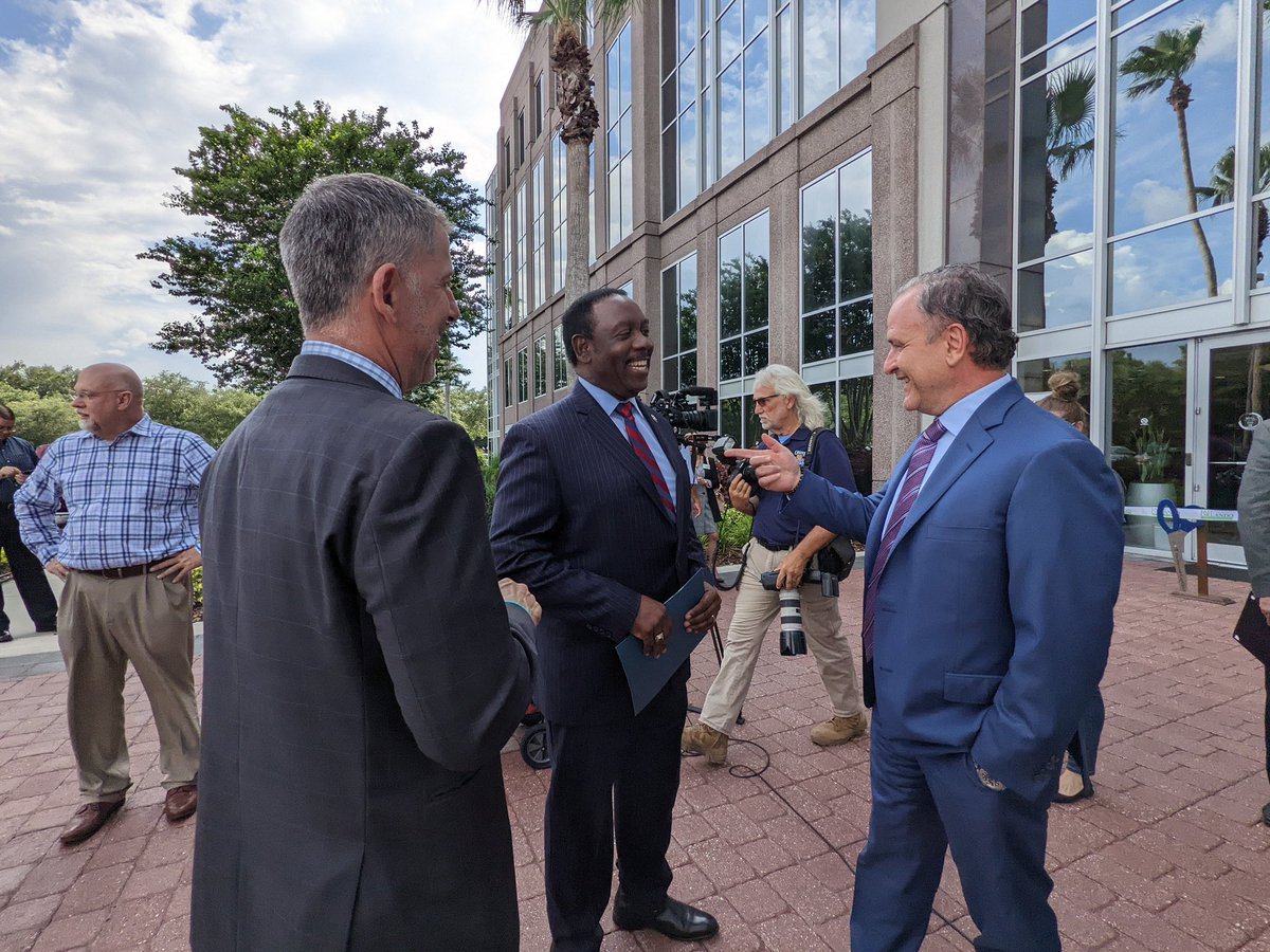 CommandPostTech's tweet image. This week Command Post Technologies celebrated the opening of our new office in Orlando, FL! We are excited to be a part of this fast-growing community, and foster new relationships within the region. 

#CPT #Orlando #Cybersecurity #Defense #EOCC #Orangecounty #Florida #hiring