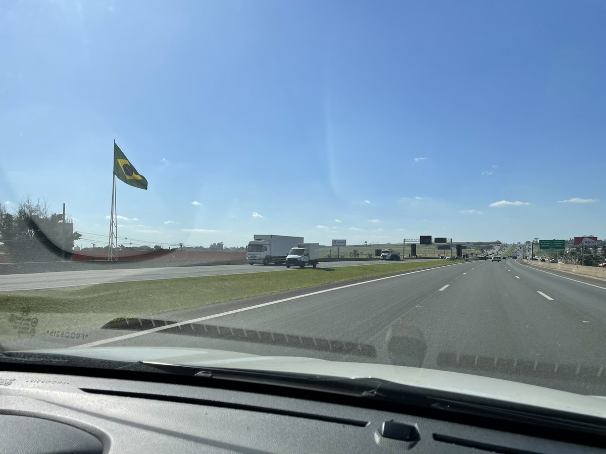 nicolenio's tweet photo. Sempre em frente @auravant 🇧🇷 https://t.co/wnXJYK93Ts