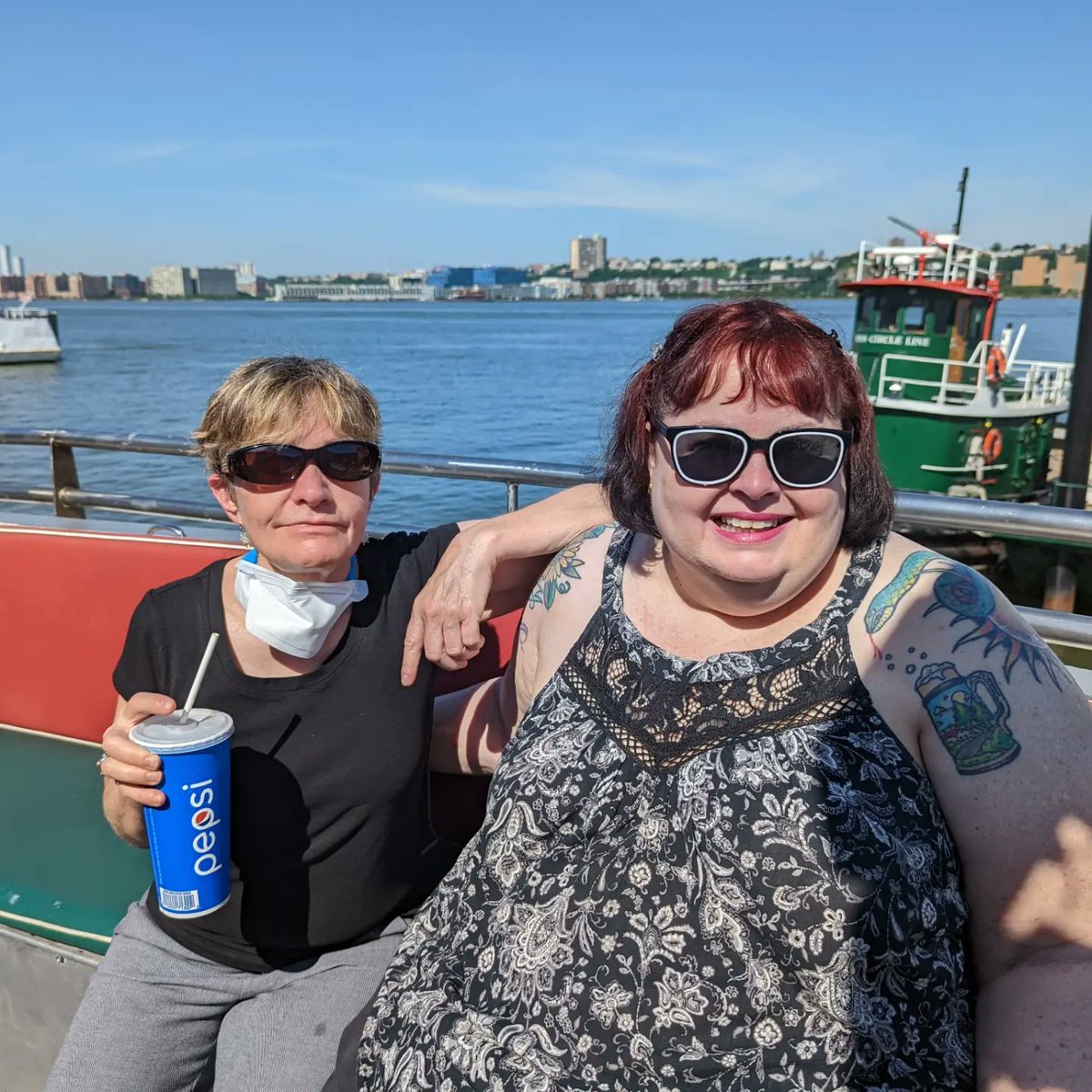 With <a href="/IABC/">IABC</a> buddy <a href="/MsMcLean1/">Kari E. McLean</a> NYC boat cruise <a href="/CircleLineNYC/">Circle Line Sightseeing Cruises</a>