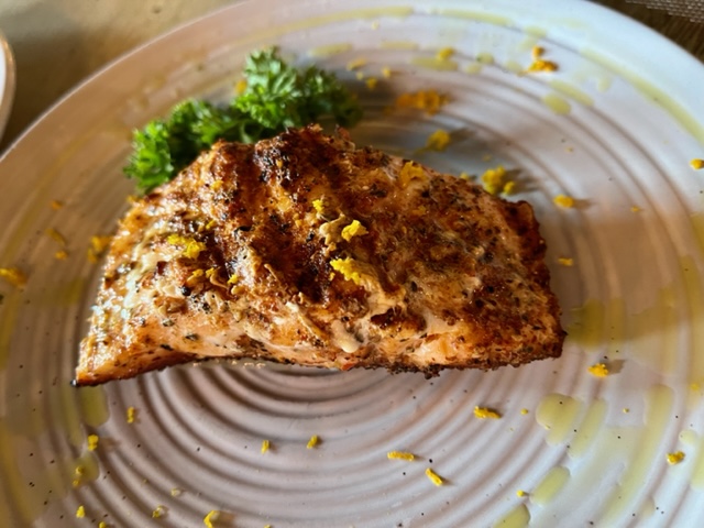 OceanTapas's tweet photo. Mouth-watering seared salmon @ https://t.co/p3MSANROjg https://t.co/DVgTTe7ah6