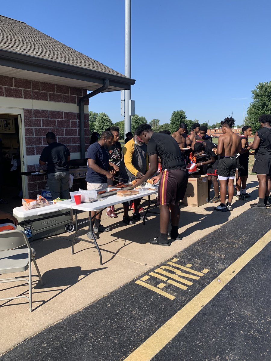 THECoachKdub's tweet photo. The boys were hype when they found out we had a team bonding day instead of a crazy conditioning day I had planned! Had a 7 on 7 tournament, bags, good food and built on relationships one last day before “dead week”. Keep working.

#DifferentBreed #ForOurGod https://t.co/ErgLJqfOSk