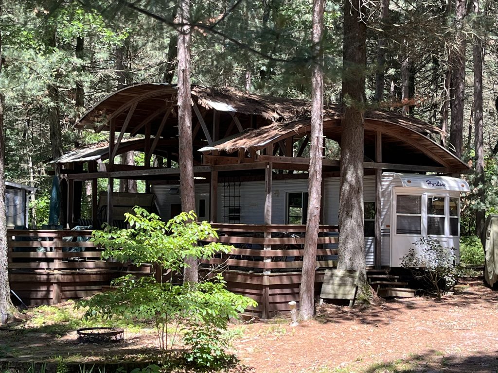 HolidayShoresWI's tweet photo. Thinking of staying with us all Season? 🏕 Check out our Seasonal Camping Sites For Sale! Now booking showing appointments. Click the link below to see them all! To schedule, call (608) 254-2717 or send an email to holidayshoresresort@gmail.com
https://t.co/x8HMqlaZ8S
#camping https://t.co/NDEtlKicu8