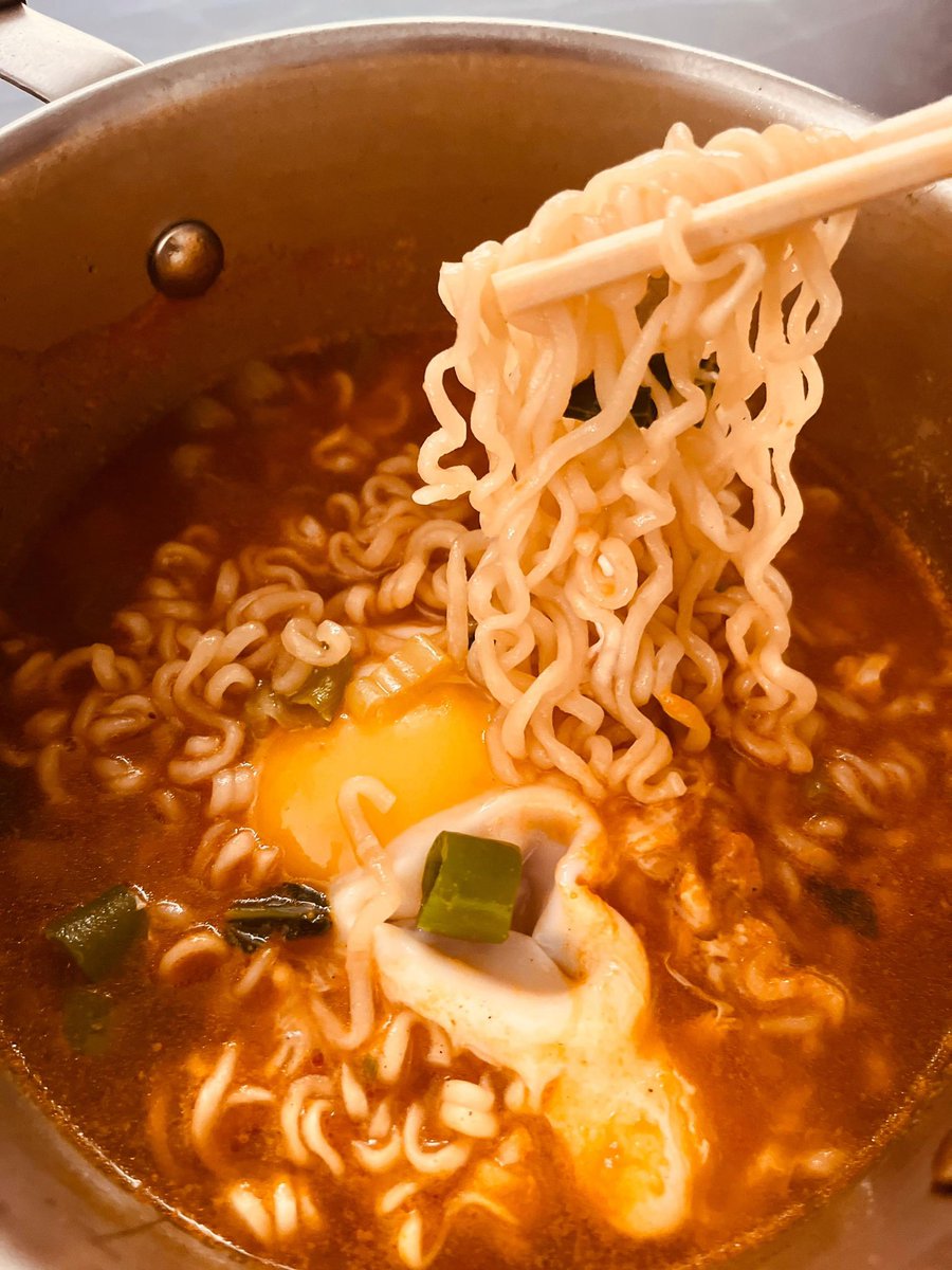 weverse 220701 @bts_twt

jimin: the beginning of a happy day

+picture of chopsticks picking up noodles from a pot of ramen (with what looks like a heart? shaped egg/fish cake/topping)