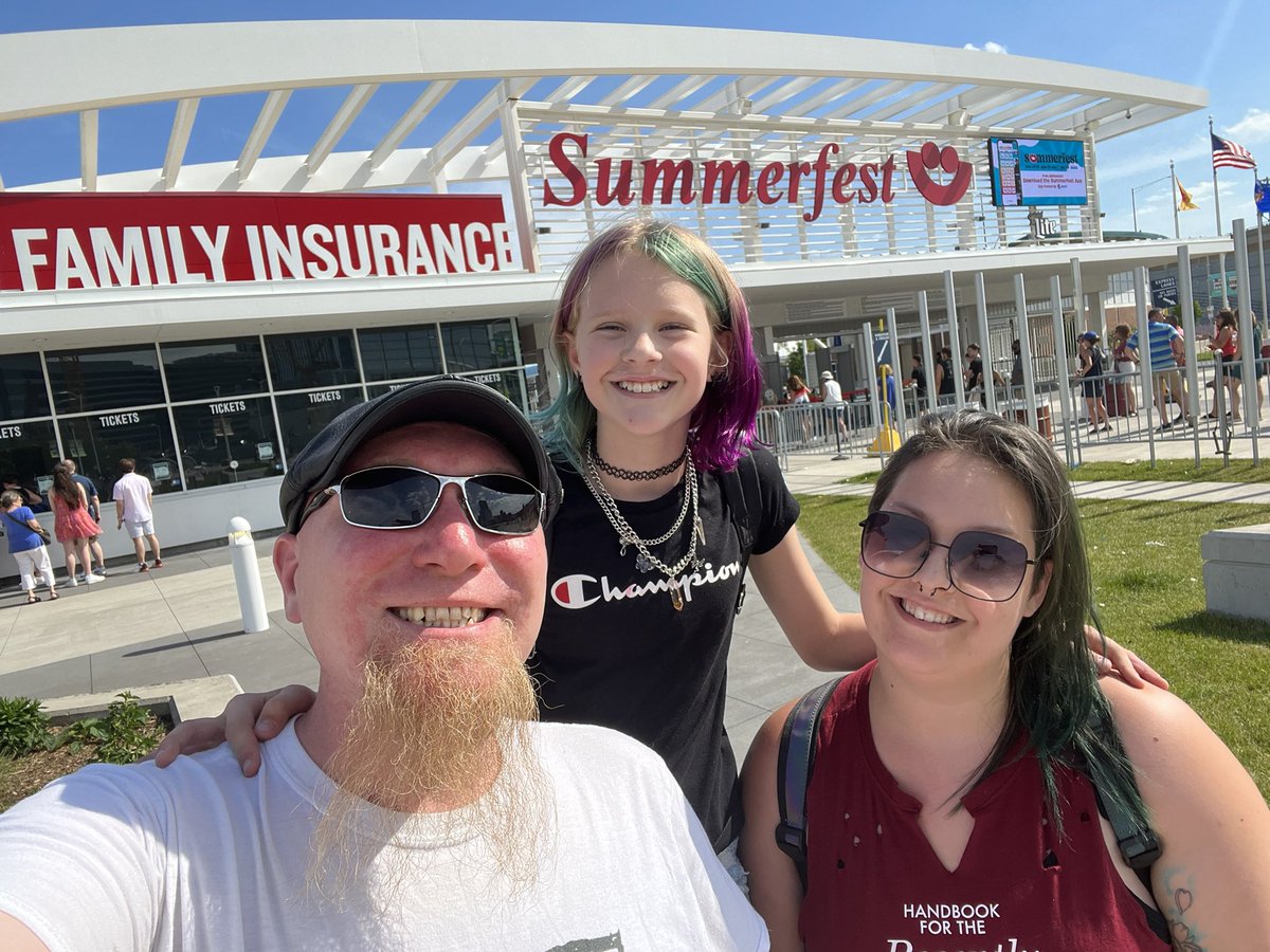 MOTMJP's tweet photo. At #SummerFest #TheBigGig &amp; it’s Naomi’s #FIRSTCONCERT We’re here to see #Gayle #abcdefu https://t.co/FOZZZ57kmO