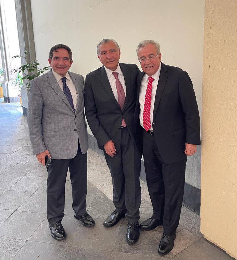 Con el Secretario de Gobernación <a href="/adan_augusto/">Adán Augusto López H</a> y el Gobernador de Sinaloa <a href="/rochamoya_/">Rubén Rocha Moya</a> 
#Sinaloa #ClaroQueSePuede