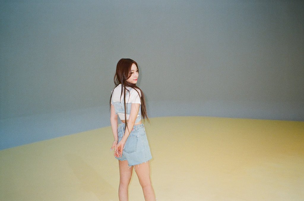 studio choom behind

#서영은 #YOUNGEUN <a href="/official_kep1er/">Kep1er</a>