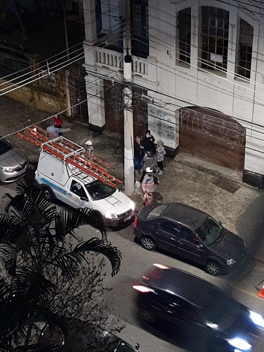 OTioCarlao's tweet photo. @EnelBrasil Após o esclarecido nada foi feito...
A galera está revoltada e quem ouve o desabafo forte são os funcionários de campo... https://t.co/snwztL9do2