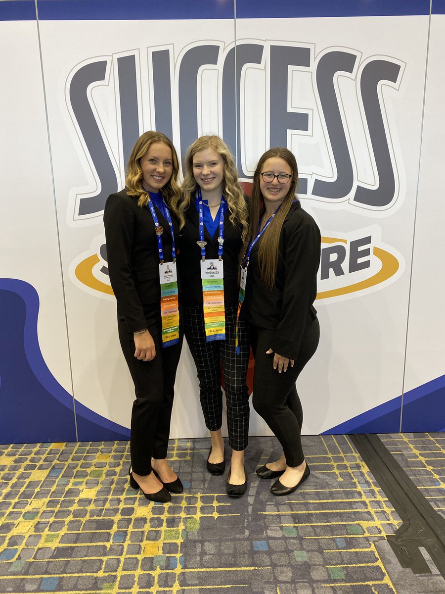 Our Local Chapter Annual Business Report National Team! Grace Schroller, Jodee Borgerding, and Addi Schmitz!!🐾
