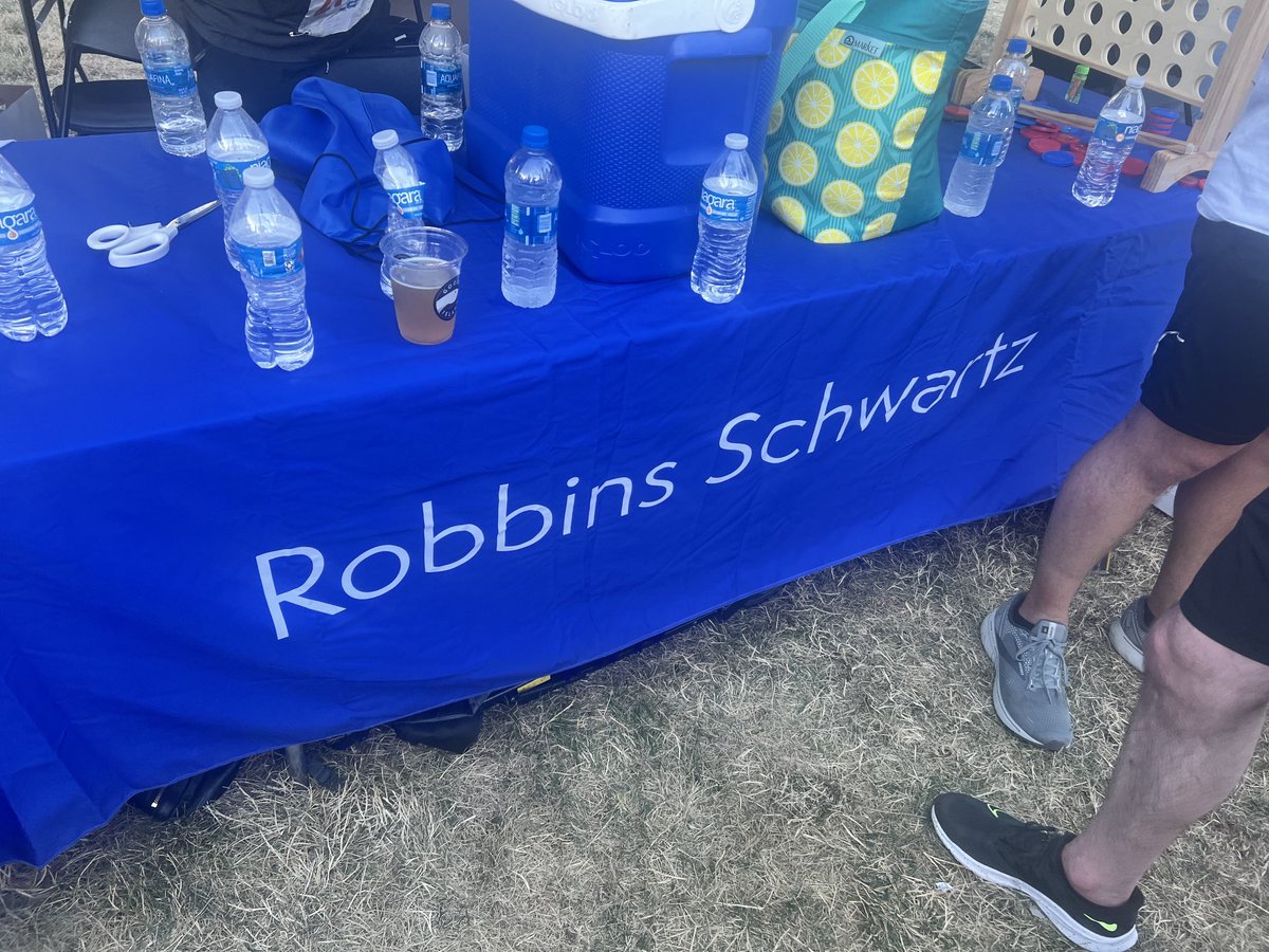 RSchwartzLaw's tweet photo. Thank you Chicago Volunteer Legal Services for a great event! #racejudicata2022 #runRS https://t.co/mfrjNFdbWy