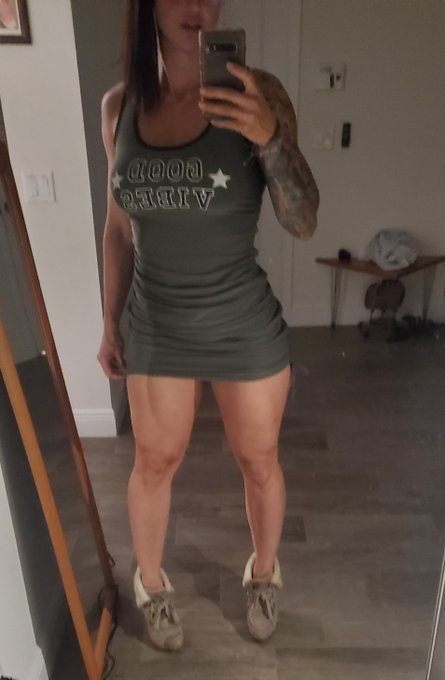 I like how my legs look. https://t.co/Wxdyx7Mkb1