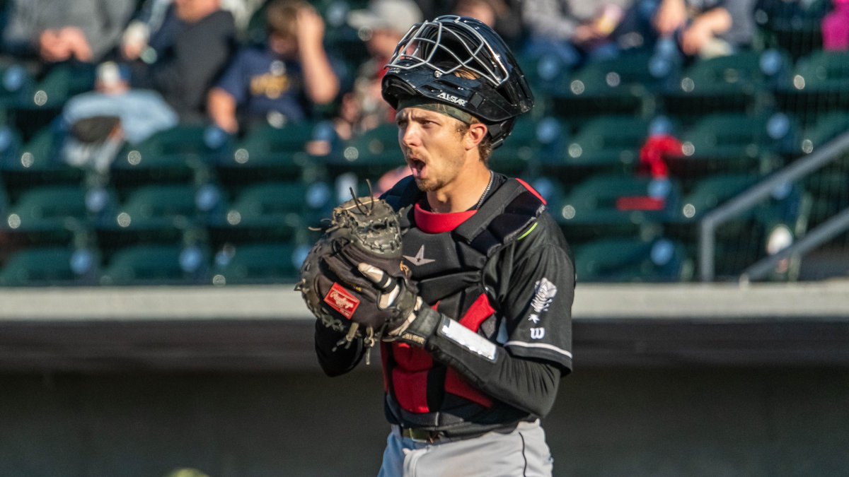 MiLB's tweet photo. 3⃣ homers in 5⃣ innings?!?

A's prospect Jared McDonald blasted off early and often for the @LansingLugnuts.

What will he do next? ➡️ https://t.co/NOGsmbRIHW https://t.co/GX6UjzJZyb
