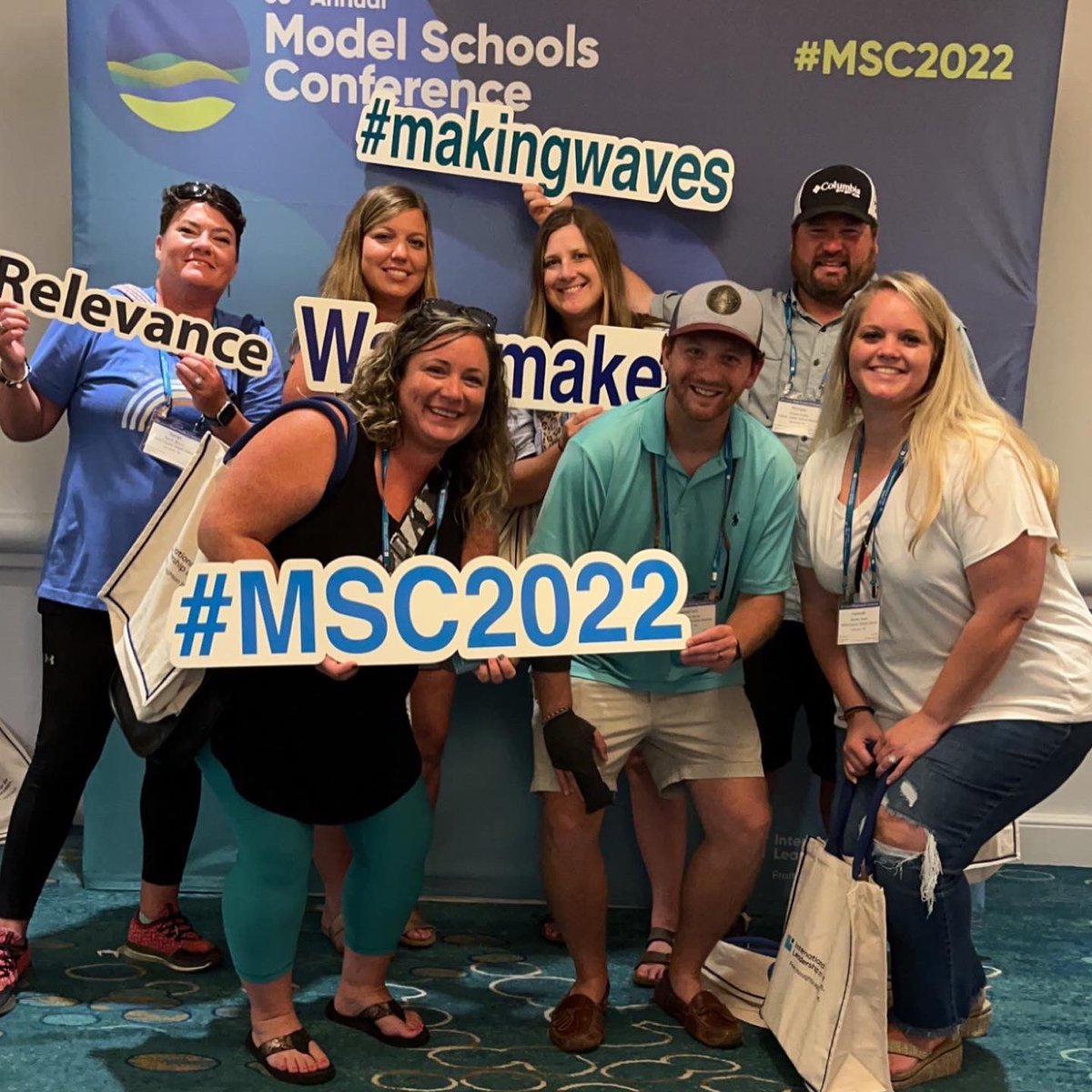 Mrs. Taylor tweet media