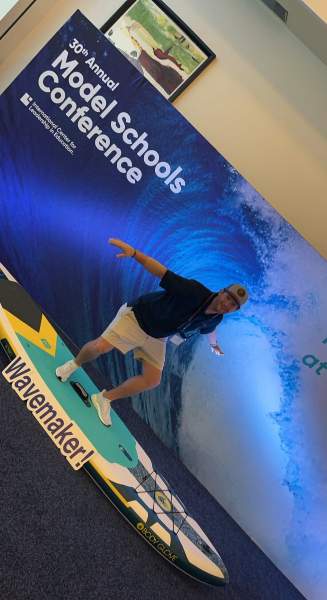 Mrs. Taylor tweet media