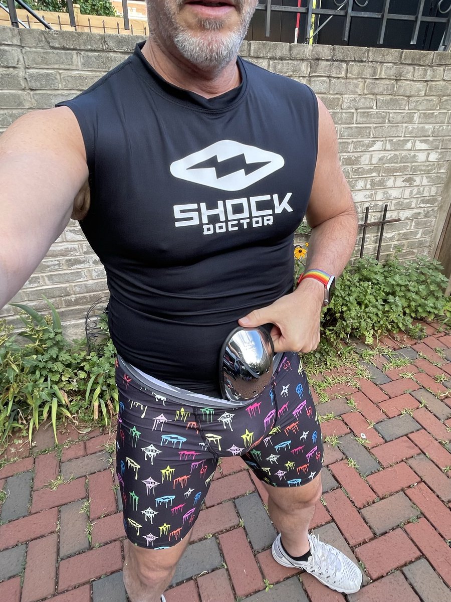 n2_briefs's tweet photo. Outdoor sweaty cardio series!
Showing off a new outfit by ShockDoctor with a “heavy metal” inner surprise (hint: think stainless steel)! Makes for a sexy bulge!!!
😅 🏋️♂️ 🥵
#GayCompression #GayCup #OutdoorCardio #SweatyCardio #ShockDoctor #ProtectiveCup #HardCup https://t.co/IQmduwphIV
