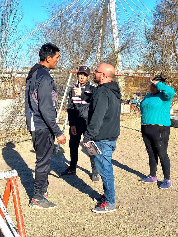 pajaromil's tweet photo. Hoy con @Lucho_Alba estuvimos junto a los Vecinos del Barrio San Martín en Banda Norte, alli dialogamos y escuchamos algunas propuestas para realizar en el barrio junto a ellos. 
#EquipoJuanJure
#RíoCuarto https://t.co/jzX8JcdSM7