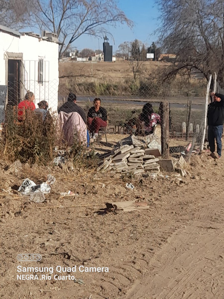 Hoy con <a href="/Lucho_Alba/">Luciano Albanesi R4</a> estuvimos junto a los Vecinos del Barrio San Martín en Banda Norte, alli dialogamos y escuchamos algunas propuestas para realizar en el barrio junto a ellos. 
#EquipoJuanJure
#RíoCuarto