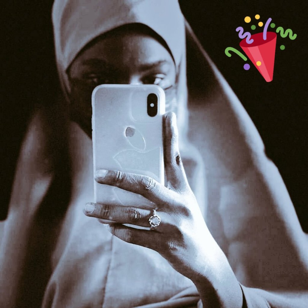 El_kabir01's tweet photo. Happy New Month 💏
❤️
❤️
❤️
#TechSaurus coming soon to your TL ✌🏿 https://t.co/gTiak4jMvK