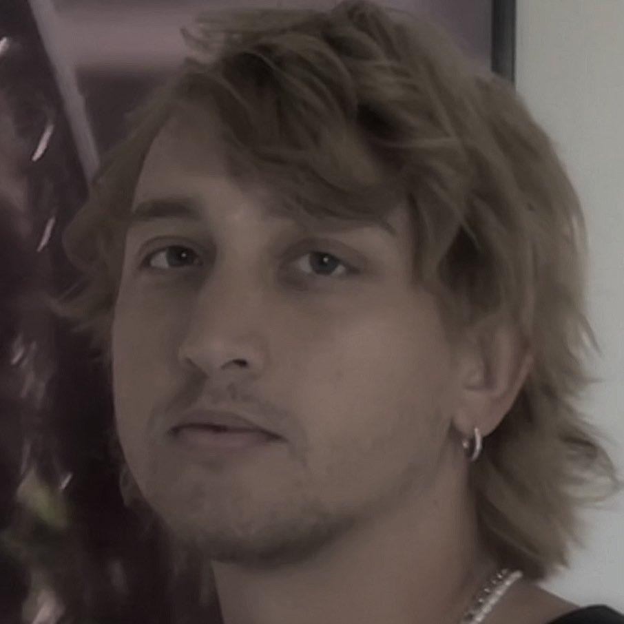 comfortkras (@comfortkras) on Twitter photo 