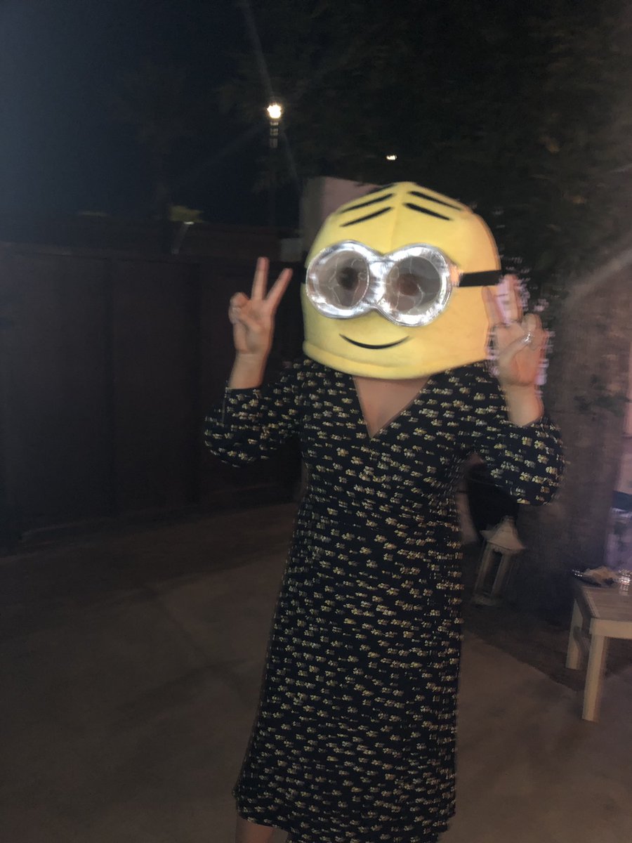 eeVeeidaM's tweet photo. me on the way to see the new minions movie https://t.co/gF6zF1uWHq