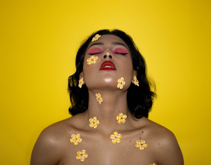 i'm all you can see✌💛 https://t.co/AP3wmMbL8D<a href="/tag/art"class="tags"><span>#art</span></a><a href="/tag/photography"class="tags"><span>#photography</span></a><a href="/tag/makeup"class="tags"><span>#makeup</span></a><a href="/tag/photo"class="tags"><span>#photo</span></a>