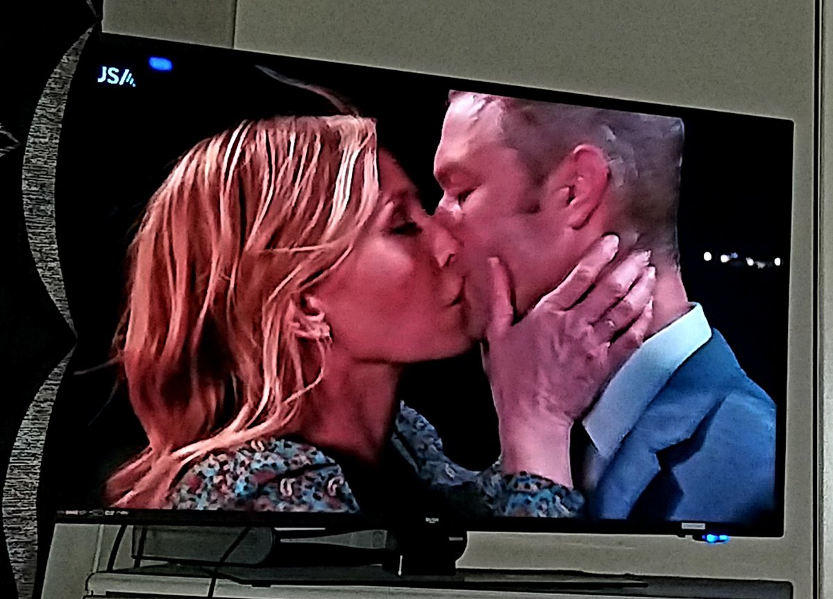 clairekerrbear's tweet photo. #LawAndOrder #SVU22
#OliviaBenson
#ElliotStabler
#AmandaRollins
#SonnyCarisi
" To Partners " 🥂
@5USATV : Instead of adding the #EpisodeTitle to the programme information, you have only gone and taken down the #Season and #Episode Numbers !!!! https://t.co/HOmy3z3aVz