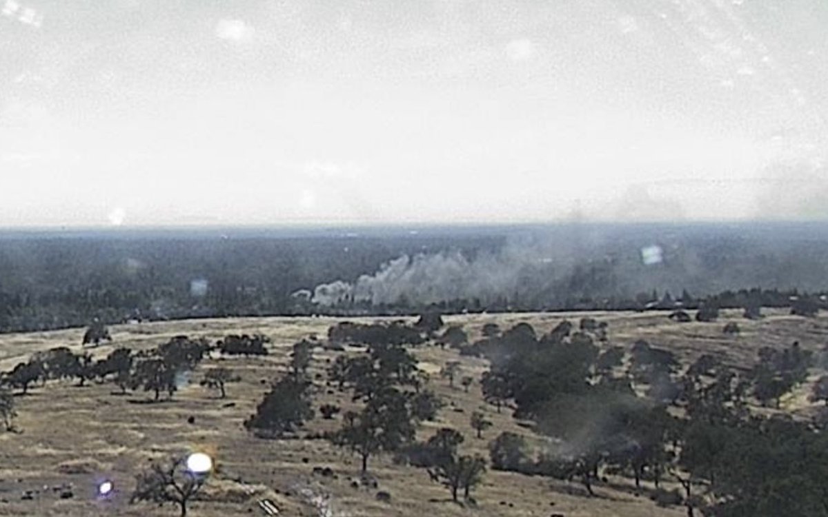 ChicoFD's tweet image. Chico Firefighters are at scene of a fence on fire threatening two structures on Griffith Park Lane (East Chico). #ChicoFD #ChicoFirefighters