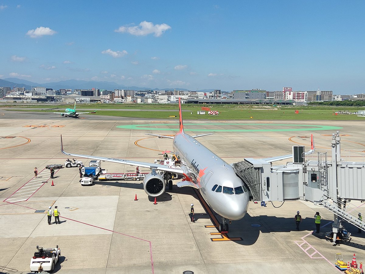 sorao211's tweet photo. ようこそ福岡へ！　ジェットスターA321 https://t.co/VAlmfodNIH
